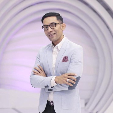 Indra Herlambang, Host Insert Paling Setia yang K-Pop Banget