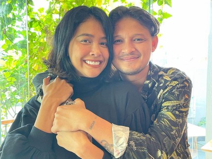 Kisah Cinta Bunga Jelitha & Syamsir Alam, Tak Disangka Berawal dari DM Instagram