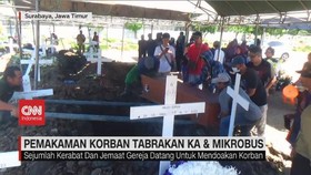 VIDEO: Pemakaman Korban Tabrakan Kereta Api & Mikrobus