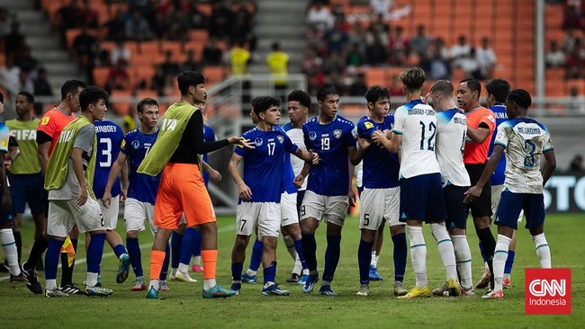 Pelatih Inggris U-17 Ryan Garry menolak berkomentar soal insiden terakhir pada pertandingan babak 16 besar Piala Dunia U-17 2023.