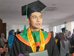 Teuku Ryan Wisuda S2, Ria Ricis Ada Kontrak Syuting di Yogyakarta