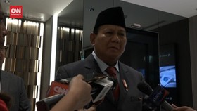 VIDEO: Prabowo Jenguk Luhut di Singapura: Beliau Ingin Segera Bekerja