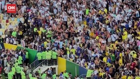 VIDEO: Detik-detik Kerusuhan Suporter Warnai Duel Brasil vs Argentina