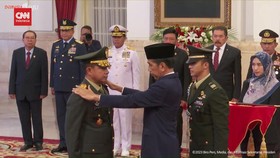 VIDEO: Jokowi Lantik Jenderal Agus Subiyanto Jadi Panglima TNI