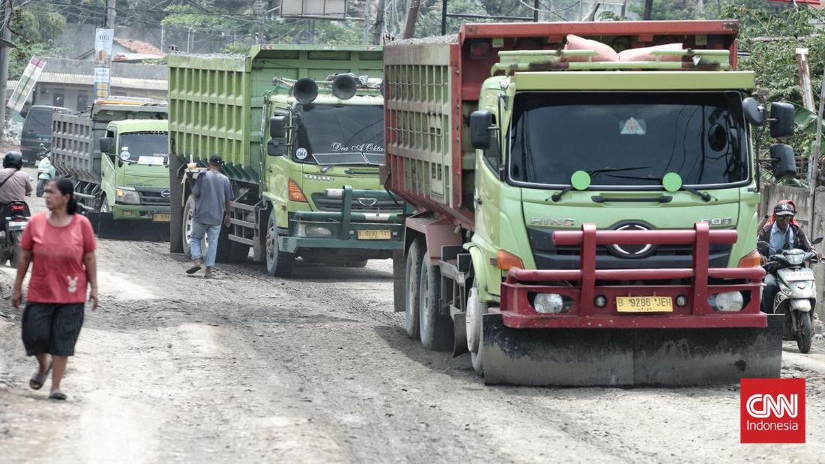 Jalur Petaka Parung Panjang Kerap Makan Korban
