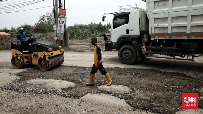 Kapolres Bogor AKBP Rio Wahyu Anggoro mengungkapkan sedikitnya 100 orang tewas akibat truk tambang dan kerusakan jalan di Parung Panjang.