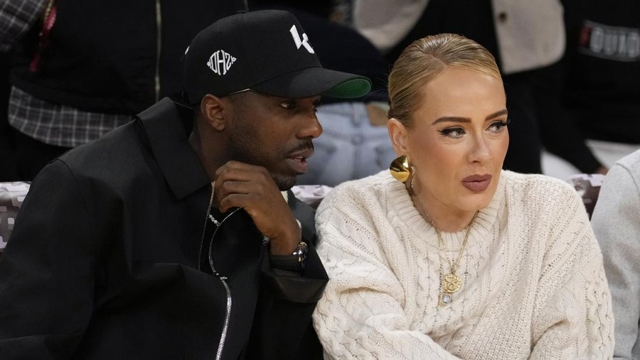 Adele Akui Bertunangan dengan Rich Paul