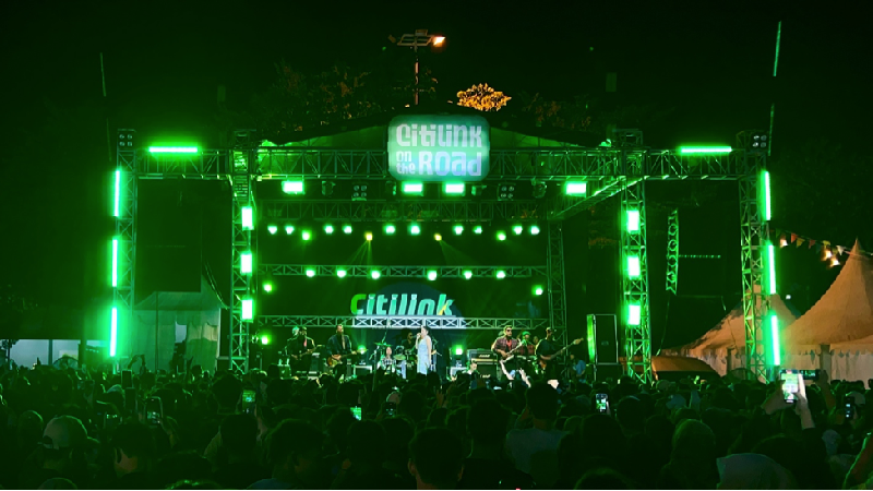 Citilink resmi menutup rangkaian Citilink On The Road di Solo yang dimulai pada 5 November lalu melalui kegiatan Mini Concert Citilink On The Road pada Sabtu