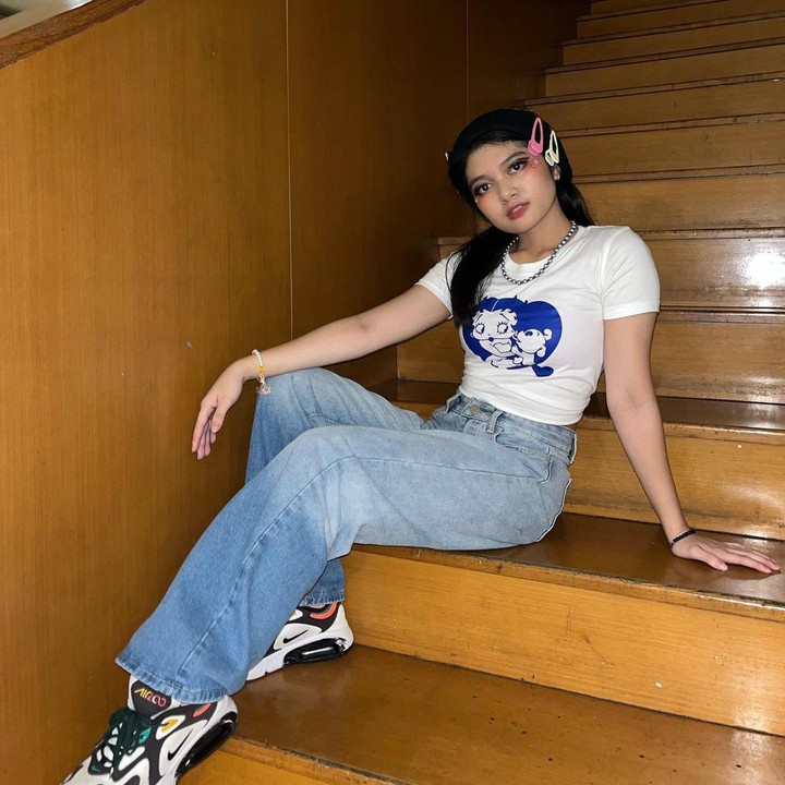 <p>Perempuan berusia 17 tahun ini mantan anggota JKT48 generasi kedelapan sejak 27 April 2019. Kemudian, ia mengundurkan diri pada 14 Maret 2021.(Foto: Instagram @amaninaafiqah)<br /><br /><br /></p>