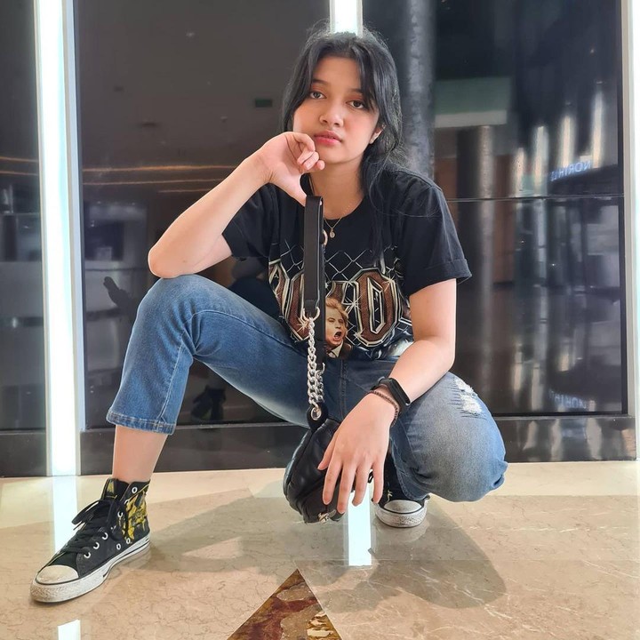 <p>Terbaru, Afiqah diketahui terlibat dalam FTV berjudul <em>Kata Siapa Mantan Dilarang Balikan</em>. Bunda pernah menyaksikan aktingnya?(Foto: Instagram @amaninaafiqah)<br /><br /><br /></p>
