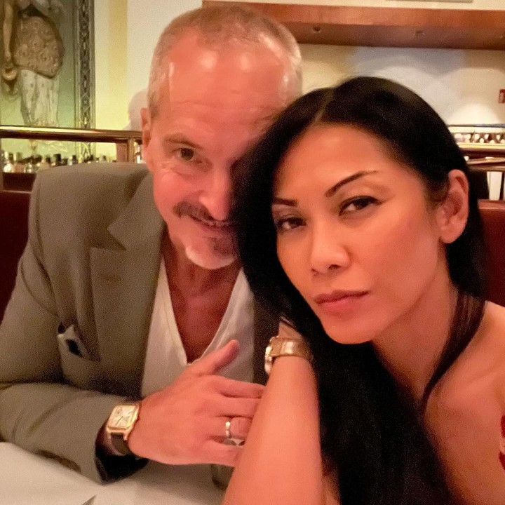 <p>Mereka melangsungkan pernikahan pada 2018 lalu. Pernikahannya ini digelar secara tertutup dan hanya dihadiri oleh keluarga saja, Bunda. (Foto: Instagram @anggun_cipta)</p>