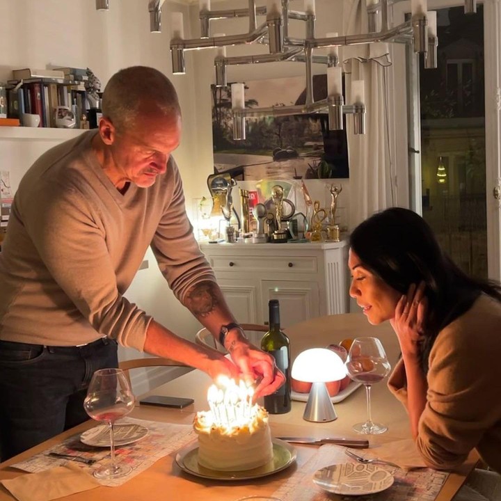 <p>Selain itu, Anggun adalah salah satu figur publik yang tak berbeda jauh dengan selebriti lainnya. Ia kerap membagikan momen romantis berdua bersama sang suami di Instagram pribadinya. (Foto: Instagram @anggun_cipta)</p>