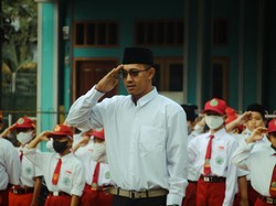 Teks Amanat Pembina Upacara Hari Guru Nasional Resmi Kemendikdasmen RI