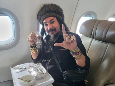 img-title Limbad Diteriaki Petugas Imigrasi Gegara Penampilan, Begini Aturan Masuk Arab Saudi