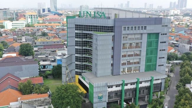 Universitas Nahdlatul Ulama Surabaya (Unusa) berhasil meraih predikat akreditasi unggul dari BAN-PT di usianya yang baru menginjak 10 tahun.