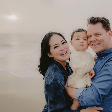 Anniv ke-2, 7 Potret Bahagia Gracia Indri Tinggal di Belanda sama Suami Bule & Anak