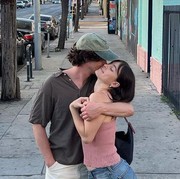 Logan Lerman Lamar Kekasih Ana Corrigan Setelah 3 Tahun Pacaran, Sweet Banget!