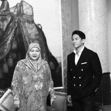 7 Potret Kebersamaan Pangeran Mateen & Ibunda Eks Istri Kedua yang Dicerai Sultan Brunei