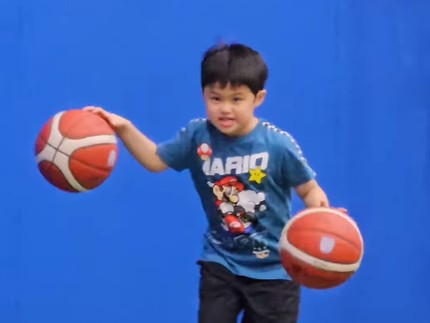 7 Potret Anak Artis Jago Olahraga Sejak Kecil, Salah Satunya Putra Sandra Dewi