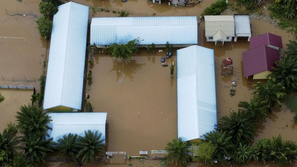 Mendikdasmen Terapkan Cash for Work Percepat Pemulihan Sekolah