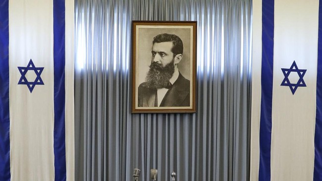 Gerakan zionis Israel dicetuskan oleh aktivis politik Yahudi dan jurnalis berkewarganegaraan Austria-Hungaria bernama Theodor Herzl.