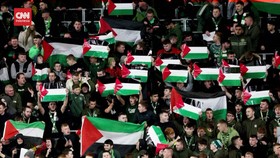 VIDEO: Fans Bawa Bendera Palestina, Glasgow Celtic Didenda Rp296 Juta