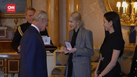 VIDEO: Blackpink Terima Gelar Kehormatan MBE dari Raja Charles III