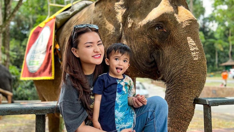 Adzam Anak Nathalie Holscher