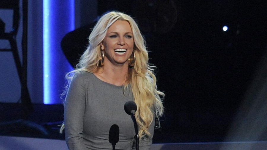 Britney Spears di Grammy Awards 2012 Britney Spears speaks onstage at