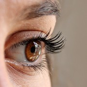 5 Cara Melentikkan Bulu Mata dengan Mudah