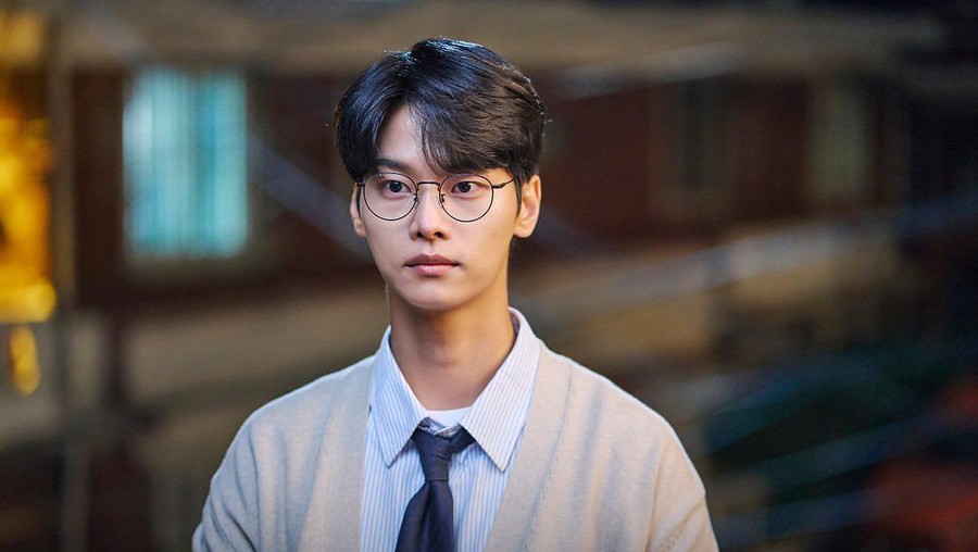 Cha Hak Yeon di drama Korea Castaway Diva
