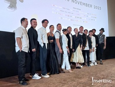 img-title Sutradara Bongkar Alasan 'Jatuh Cinta Seperti di Film-Film' Jadi Film Hitam Putih