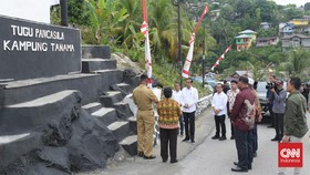 Jokowi Resmikan Tugu Pancasila di Kampung Tanama Fakfak Papua Barat