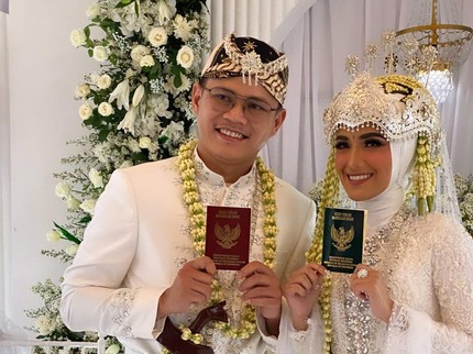 7 Potret Pernikahan Nadya Mustika dan Iqbal Rosadi yang Berlangsung Sederhana