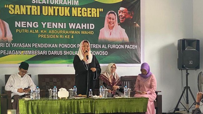 Yenny Wahid menegaskan Indonesia membutuhkan sosok santri sebagai pemimpin bangsa yang ada di calon presiden Ganjar-Mahfud.