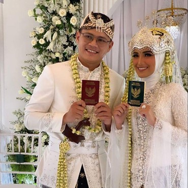 7 Foto Bahagia Pernikahan Nadya Mustika Rahayu & Iqbal Rosadi Adik Ipar Larissa Chou