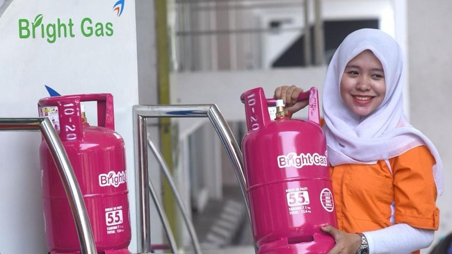 Pertamina Patra Niaga melakukan penyesuaian harga LPG non subsidi per 22 November 2023 mengikuti tren harga BBM non subsidi.