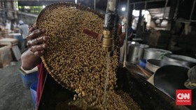 FOTO: Jerit Perajin Tahu di Tengah Mahalnya Kedelai Impor