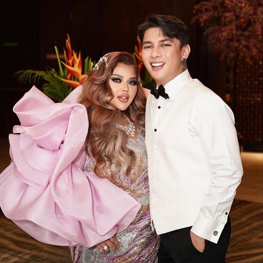 Umumkan Pisah, 8 Potret Bahagia Rendy Samuel & Shindy Samuel 7 Tahun Menikah