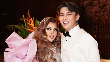 Umumkan Pisah, 8 Potret Bahagia Rendy Samuel & Shindy Samuel 7 Tahun Menikah