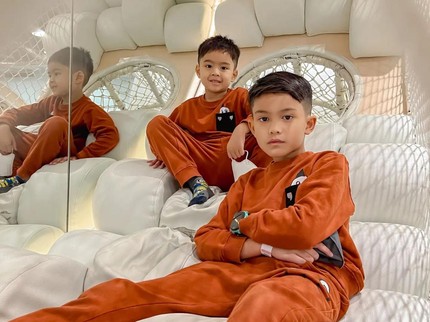 7 Potret Putra Sulung Revalina S Temat Berparas Ganteng Sejak Kecil