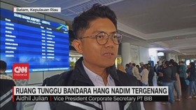 VIDEO: Ruang Tunggu Bandara Hang Nadim Tergenang