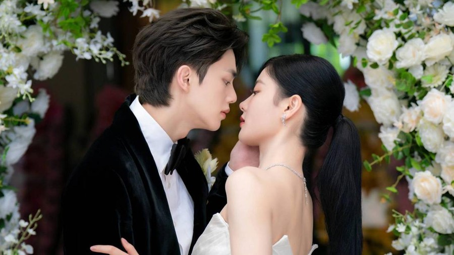 Song Kang dan Kim Yoo Jung dalam drama Korea My Demon