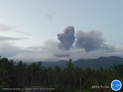 Gunung Dukono Erupsi Pagi Ini, Tinggi Letusan 2.090 Meter