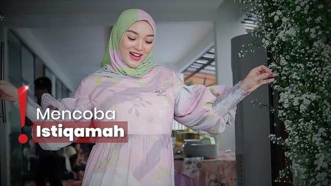Suami Sempat Diperiksa KPK, Zaskia Gotik Pilih Berhijab dan Hijrah