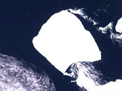 Takjub! Gunung Es Raksasa Ini Bergerak Usai 30 Tahun Tertahan di Dasar Laut