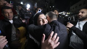 FOTO: Haru Tahanan Palestina Dibebaskan dari Penjara Israel