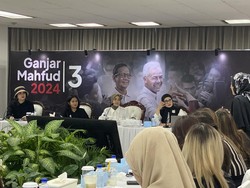 Siti Atikoh Ganjar: Kecerdasan Perempuan Tak Boleh Dipandang Sebelah Mata