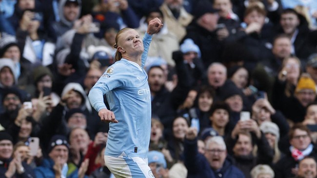 Striker Manchester City, Erling Haaland kembali memecahkan rekor. Ia jadi pemain paling cepat mencetak 50 gol di Liga Inggris era Premier League.