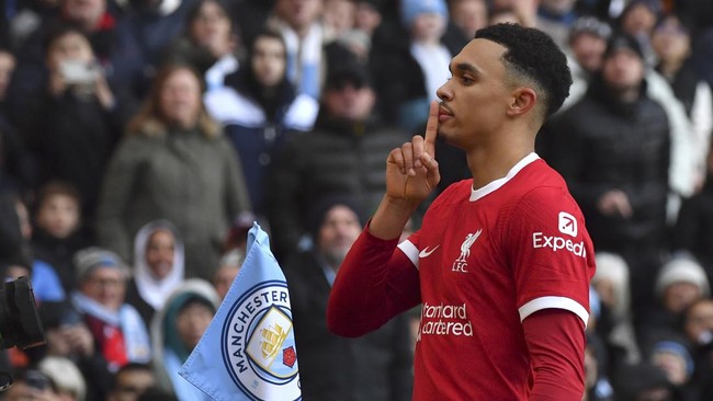 Manchester City bermain imbang 1-1 melawan Liverpool dalam laga yang berlangsung sengit pada pekan ke-13 Liga Inggris.